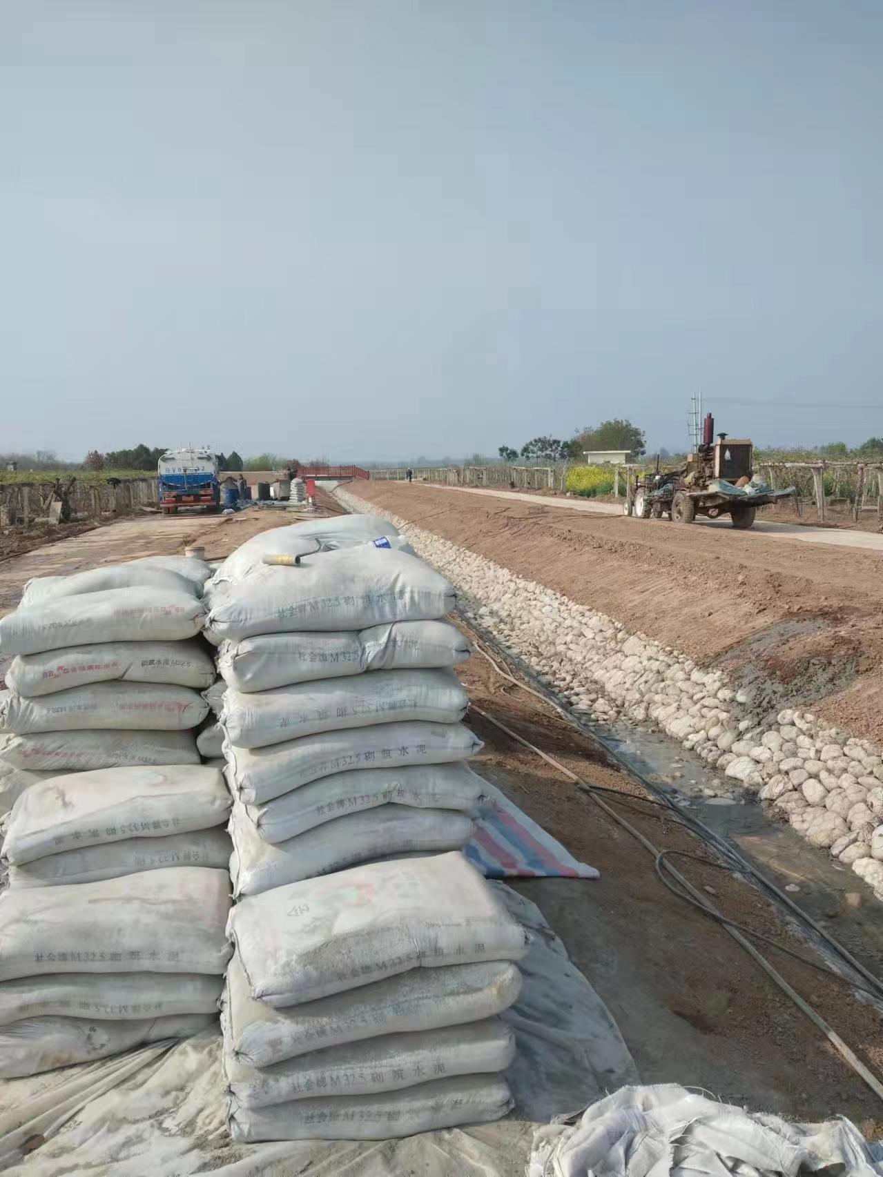 吉隆小导管注浆